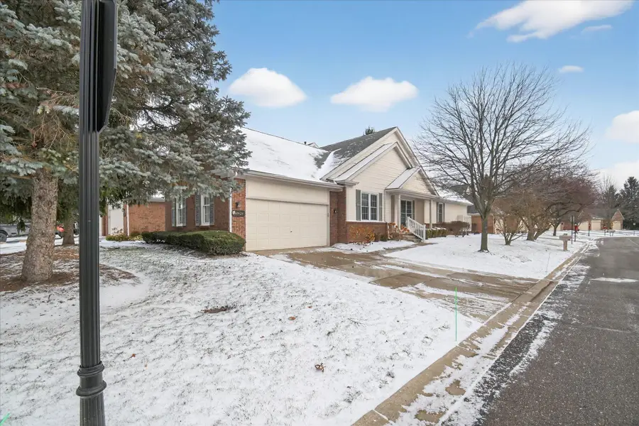 39828 Village Run Drive, Northville, MI 48168 - Image #2