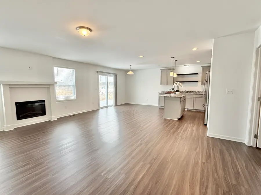 10290 Swan Lake Circle, Ypsilanti, MI 48197 - Image #2