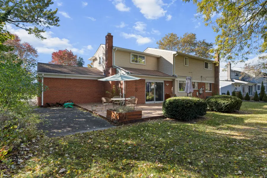 6843 Leslee Crest Drive, West Bloomfield, MI 48322 - Image #3