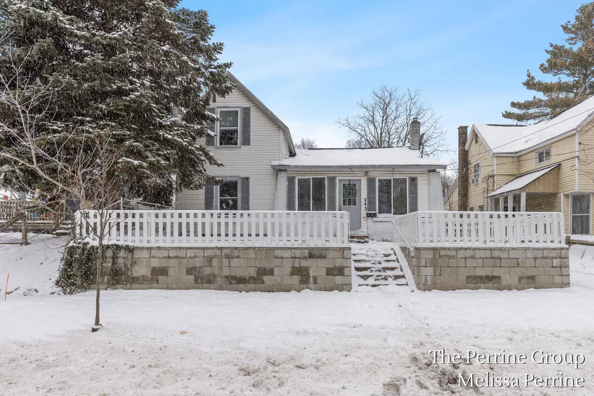 243 Straight Avenue Sw, Grand Rapids, MI 49504 - Image #1
