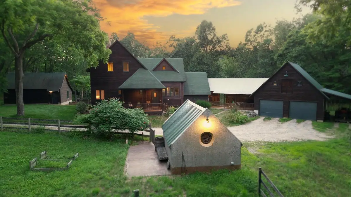 3705 Grand River Drive Ne, Grand Rapids, MI 49525 - Image #1