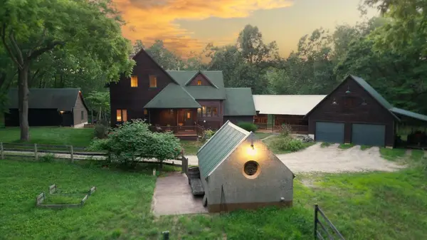 3705 Grand River Drive Ne, Grand Rapids, MI 49525