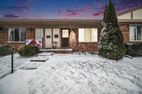 25204 Franklin Terrace Terrace #6, South Lyon, MI 48178