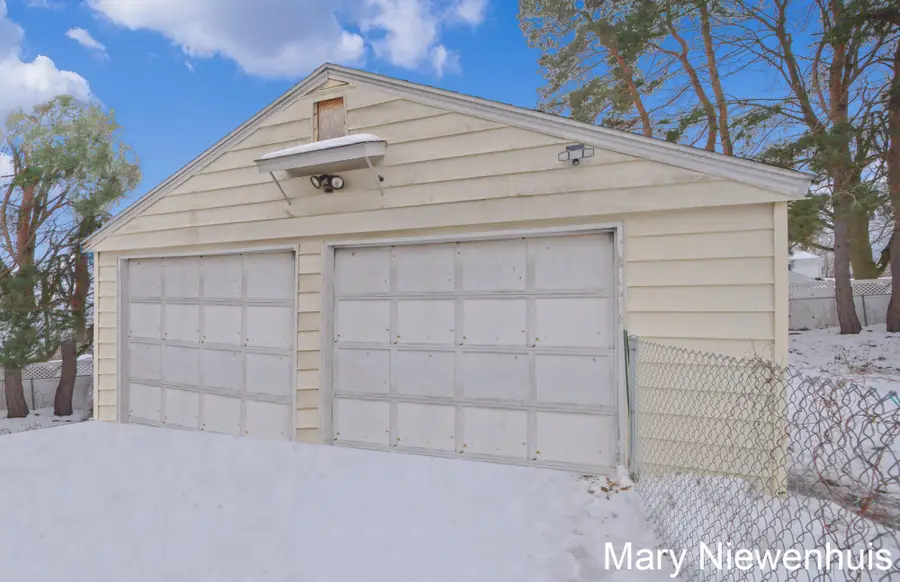 174 Brandywyne Drive Nw, Comstock Park, MI 49321 - Image #3