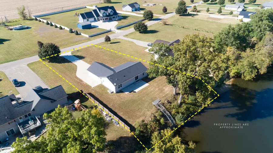 135 Jeremy Street, Constantine, MI 49042 - Image #2