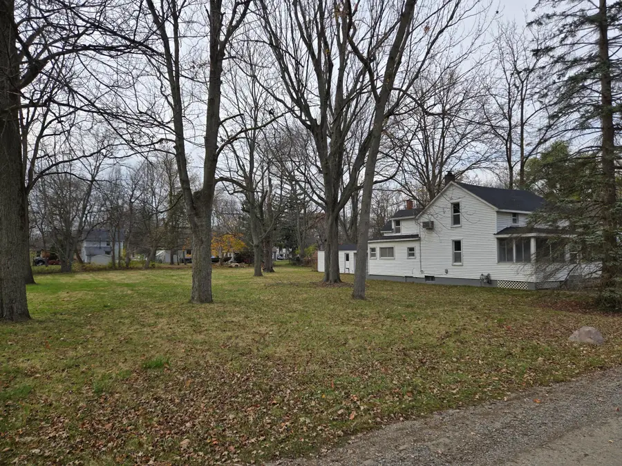 25438 4th Street, Grosse Ile, MI 48138 - #3