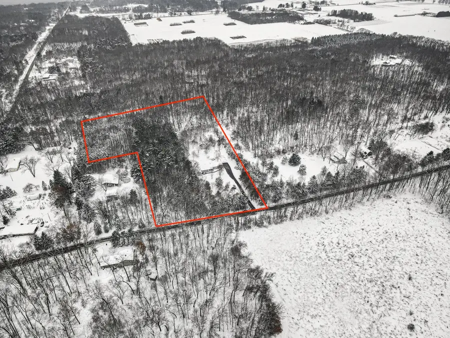 9131 N 42nd Street, Hickory Corners, MI 49060 - Image #3