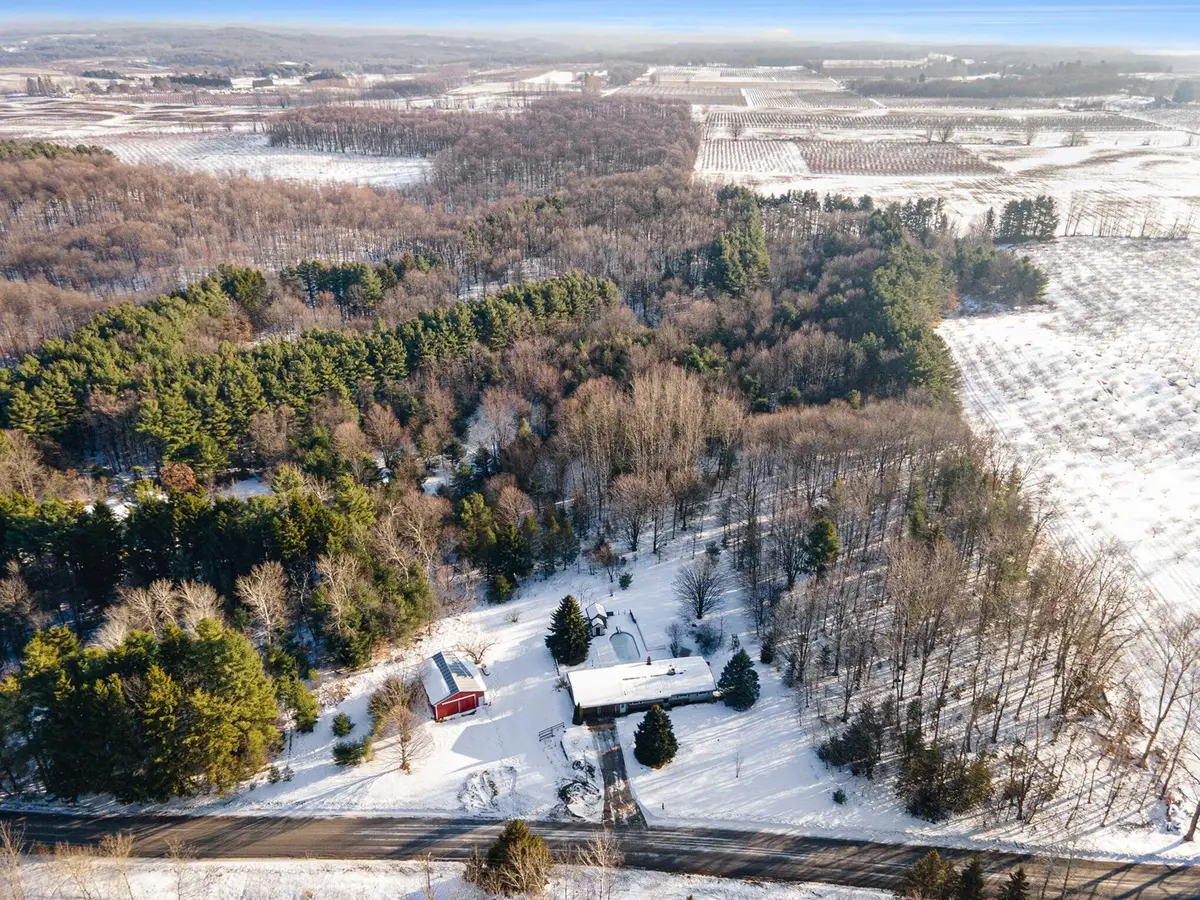 2094 S 88th Avenue, Shelby, MI 49455 - Image #1