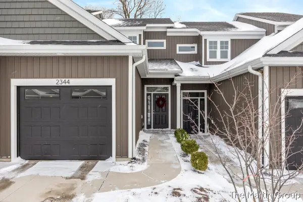 2344 Watertown Way Ne, Grand Rapids, MI 49505