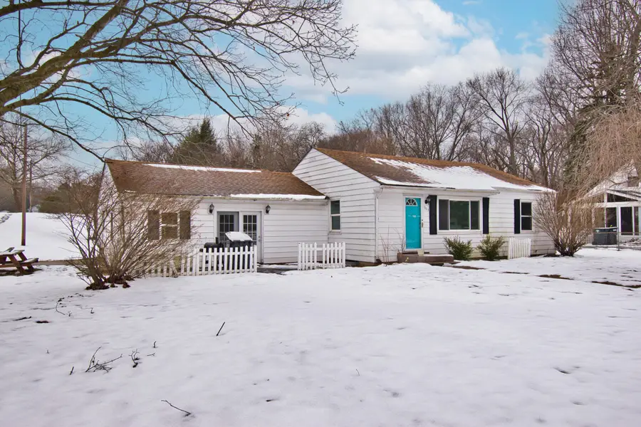 903 N Detroit Street, Buchanan, MI 49107 - Image #2