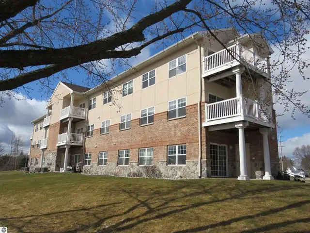 301 N Lake Street #208, Cadillac, MI 49601 - Image #1