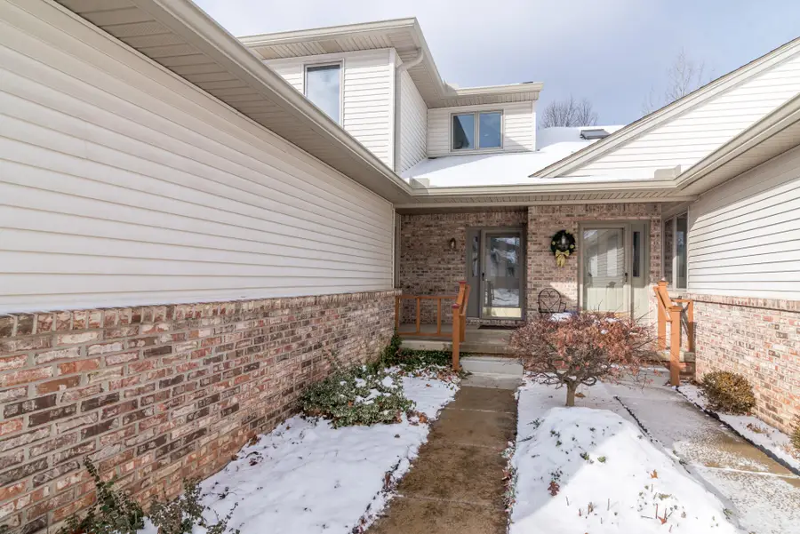327 Cottonwood Lane, Saline, MI 48176 - Image #2