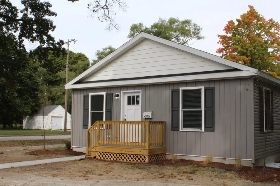 608 Jackson Avenue, Muskegon, MI 49442 - Image #2