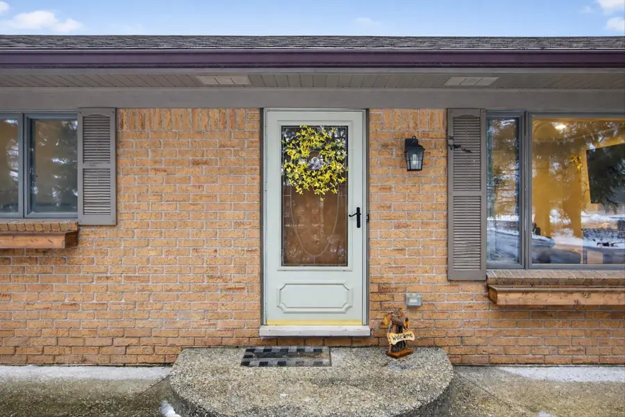 9765 Mcclements Road, Brighton, MI 48114 - Image #2