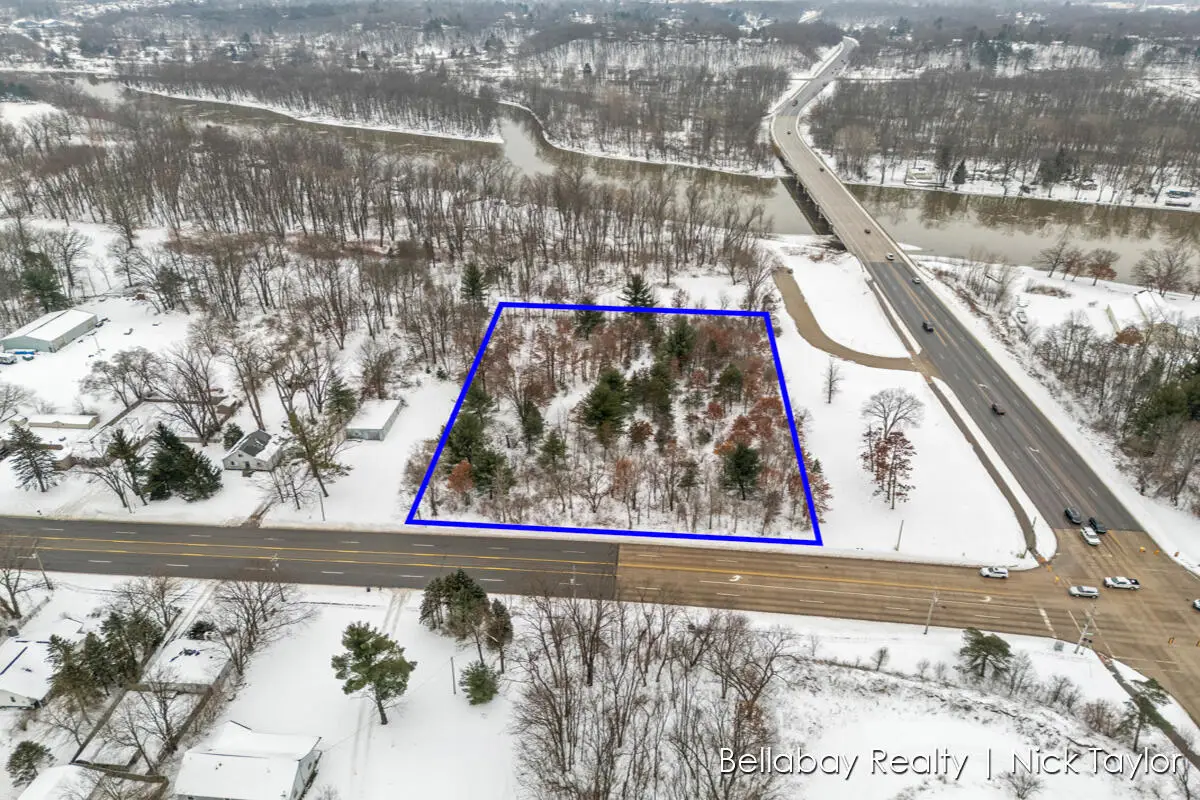 6130 W River Drive Ne, Belmont, MI 49306 - Image #1