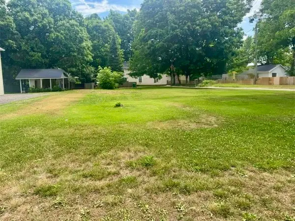 402 N Spruce Street, Vicksburg, MI 49097