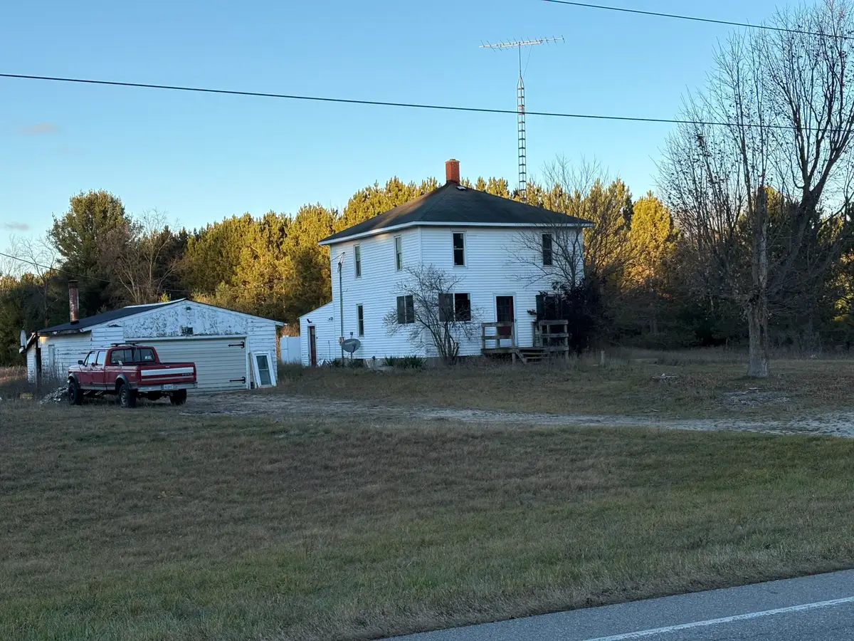 1328 W Sugar Grove Road, Scottville, MI 49454 - #1