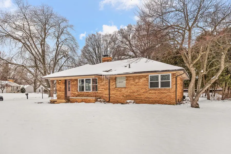 2113 Hamstead Road Nw, Grand Rapids, MI 49504 - Image #2