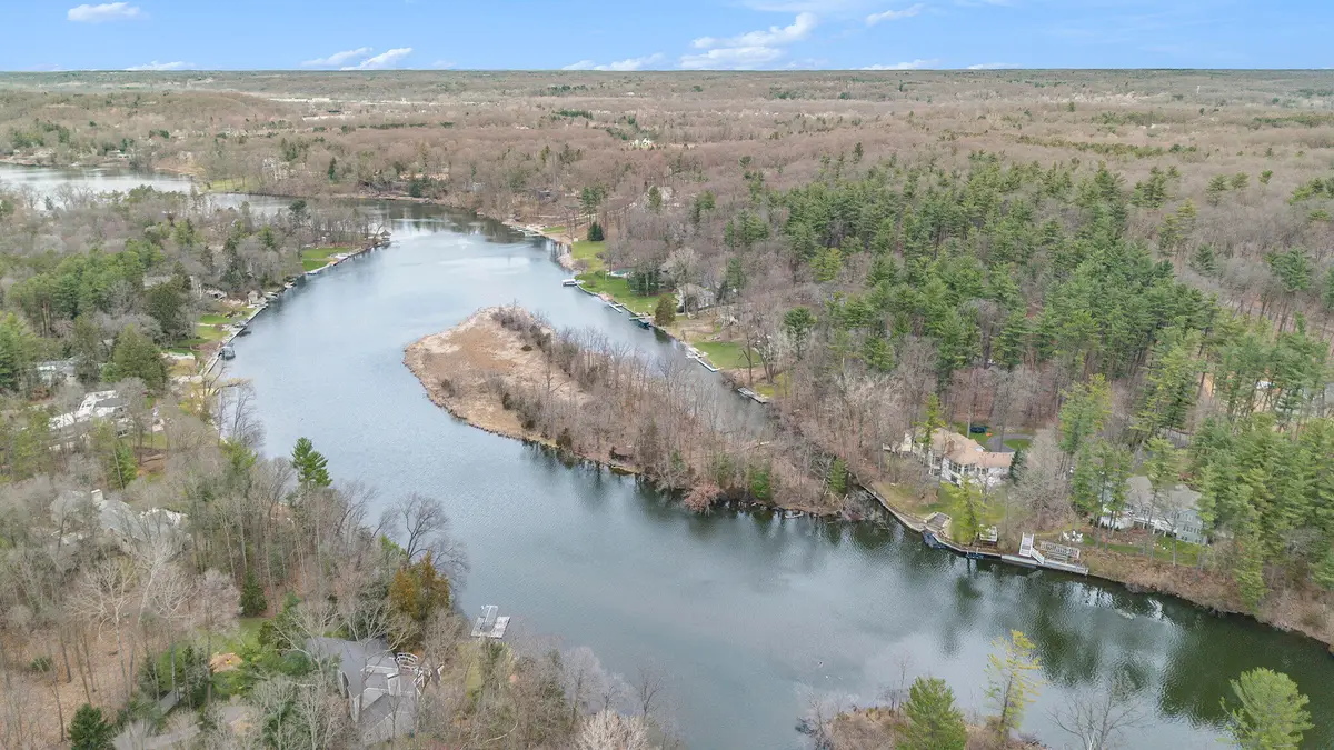 1885 Timber Trail Drive Se, Ada, MI 49301 - Image #1