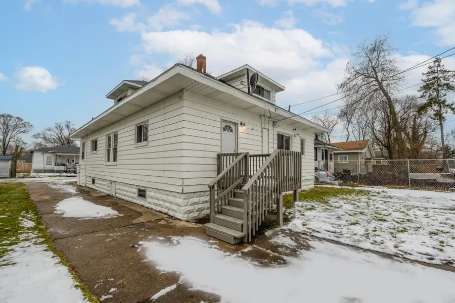 575 Cass Street, Benton Harbor, MI 49022 - Image #2