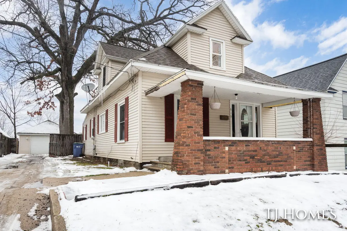 619 Lydia Street Ne, Grand Rapids, MI 49503 - Image #1