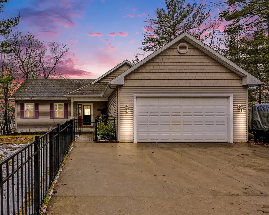 1828 W Arrowhead Trail, Allegan, MI 49010 - Image #2