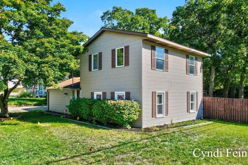 105 6 Mile Road Ne, Comstock Park, MI 49321 - Image #1