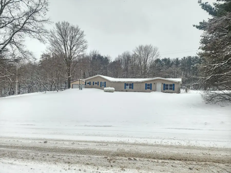 25113 12th Avenue, Gobles, MI 49055 - Image #2