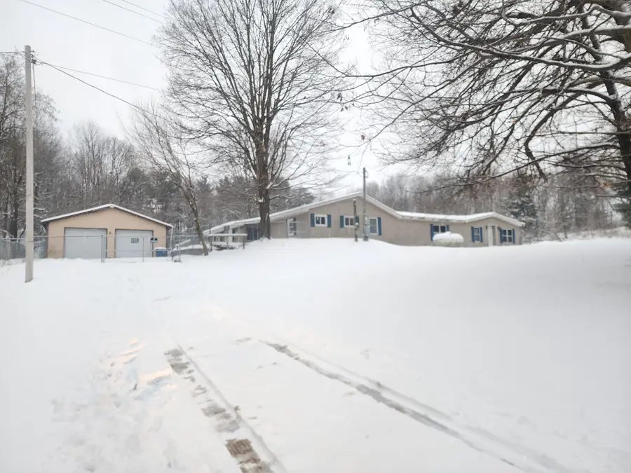 25113 12th Avenue, Gobles, MI 49055 - Image #3