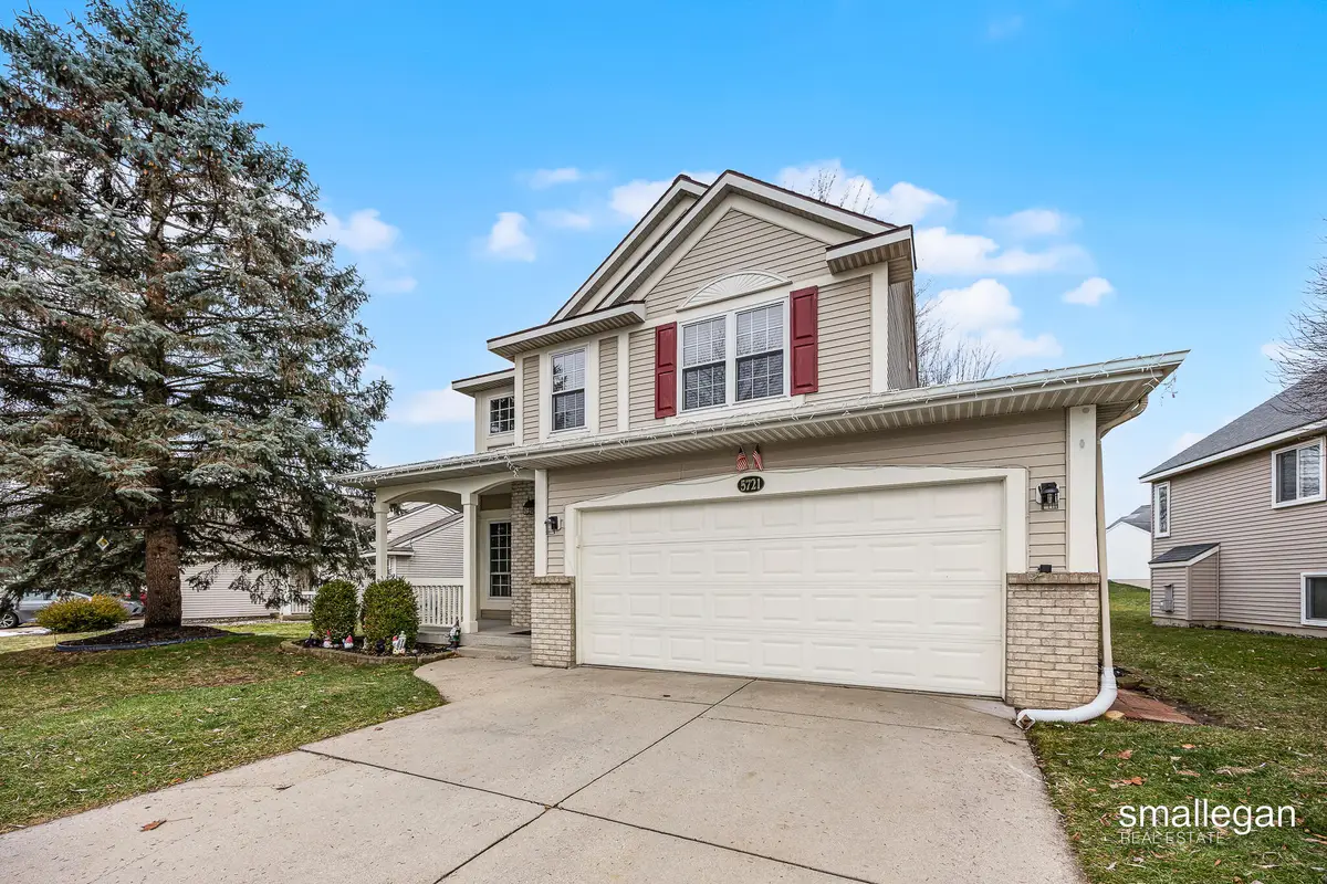 5721 E Grove Drive Se, Kentwood, MI 49512 - Image #1