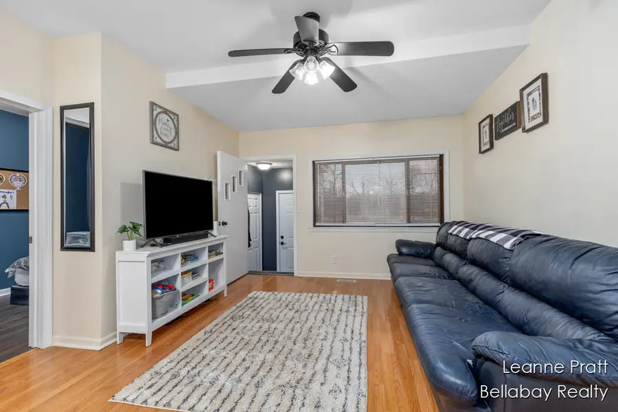 416 N Wilson Avenue, Kalamazoo, MI 49004 - Image #3