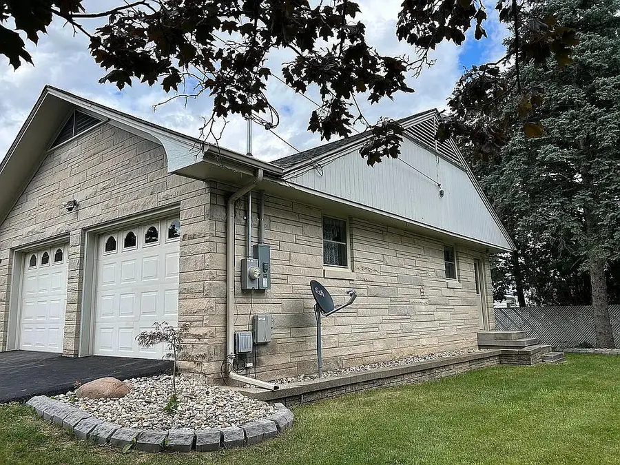 520 Yale Avenue, Alma, MI 48801 - Image #2