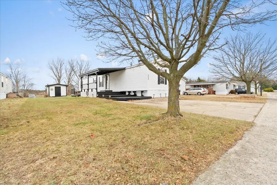 323 Oak Ridge Street, Mason, MI 48854 - Image #2