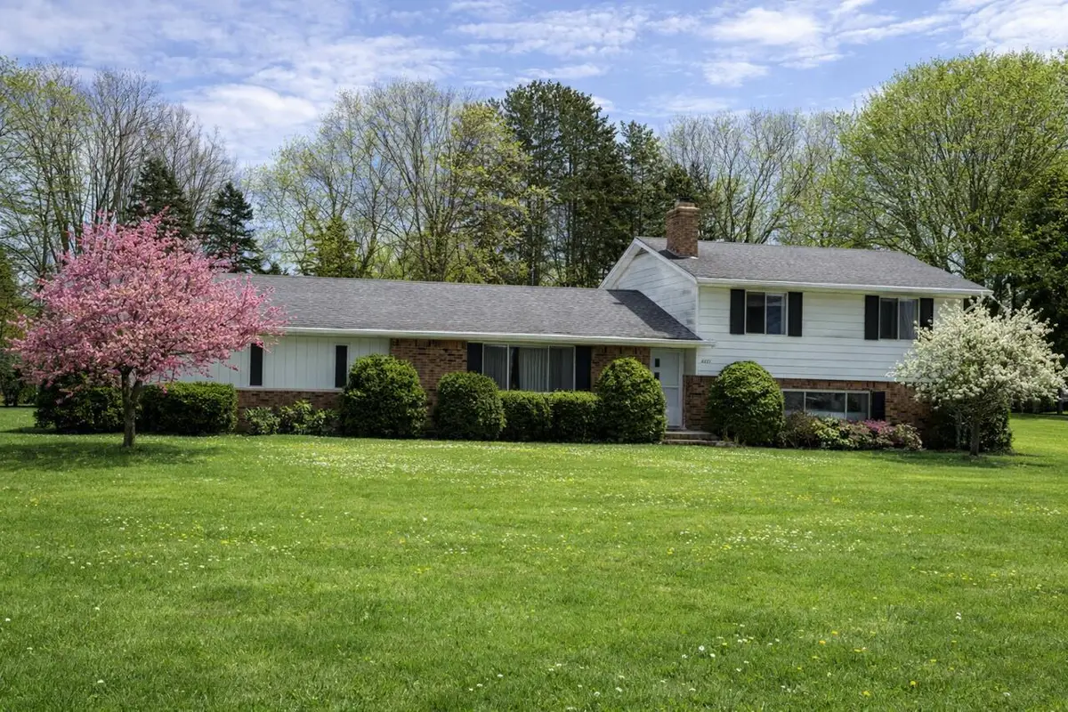 6233 Hereford Road, Saline, MI 48176 - Image #1