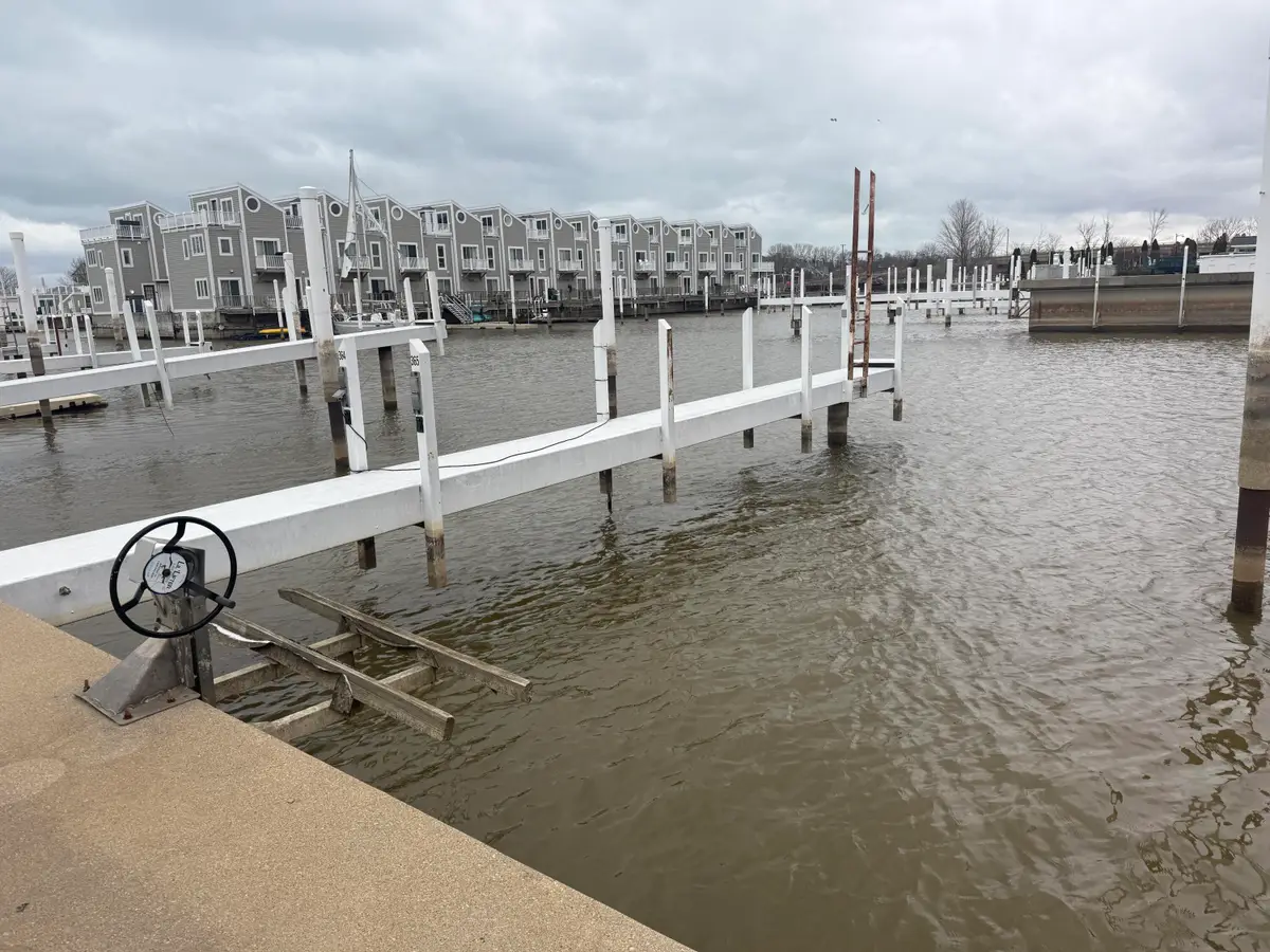 365 Peninsula #E, New Buffalo, MI 49117 - Image #1