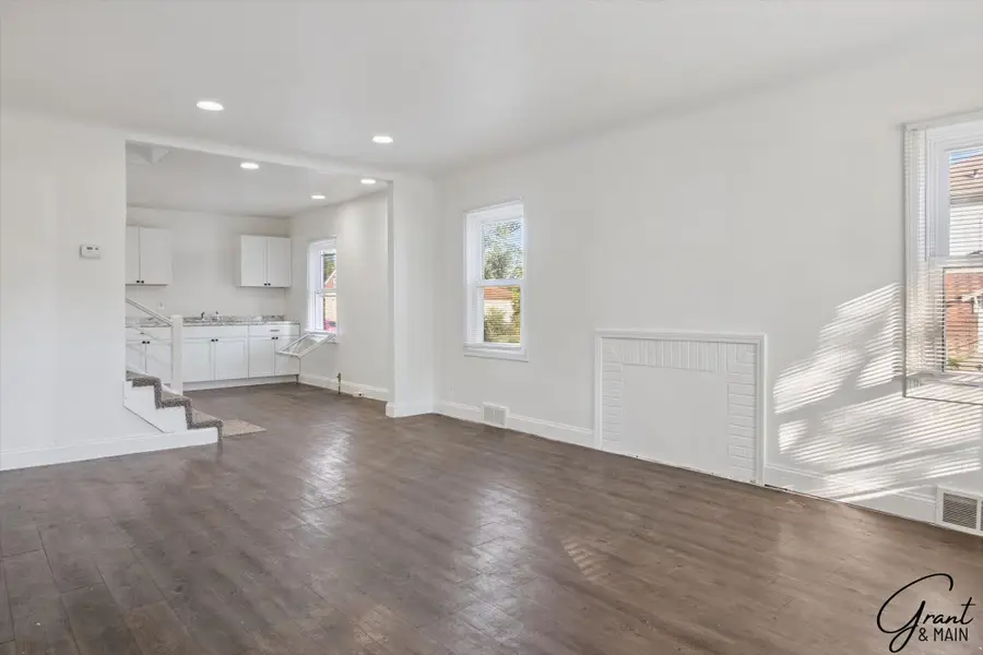 15375 Sussex Street, Detroit, MI 48227 - Image #2