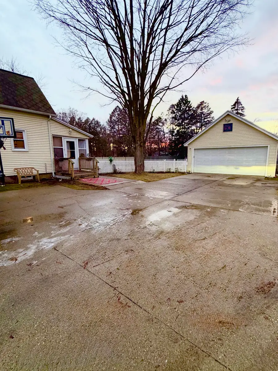 4673 Henry Street, Norton Shores, MI 49441 - Image #3