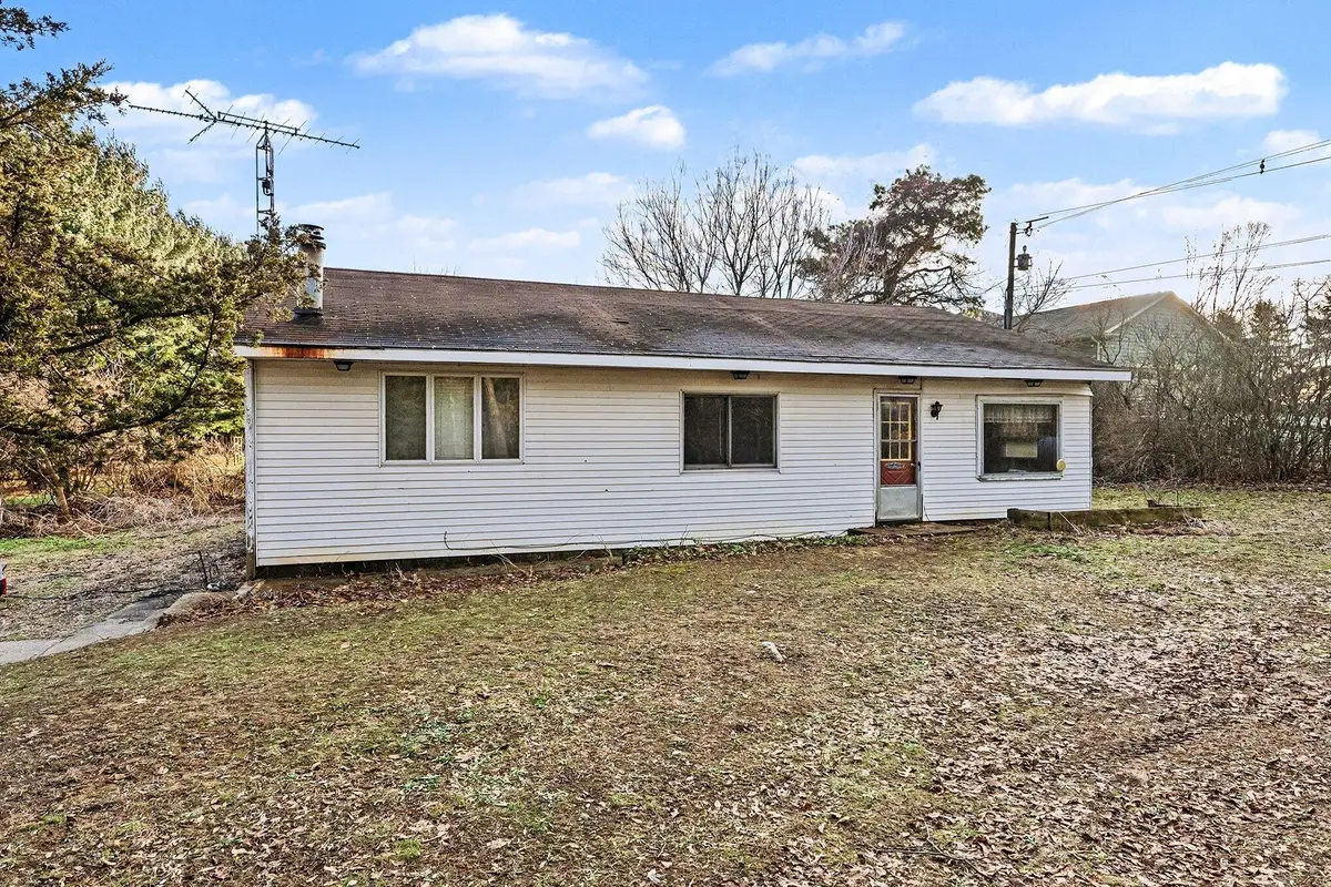 7651 S Avenue W, Schoolcraft, MI 49087 - Image #1