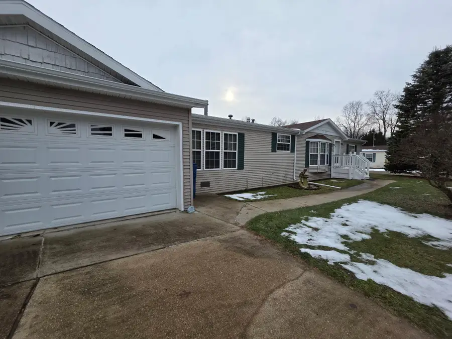 8959 Meadowview Drive, Kalamazoo, MI 49009 - Image #2