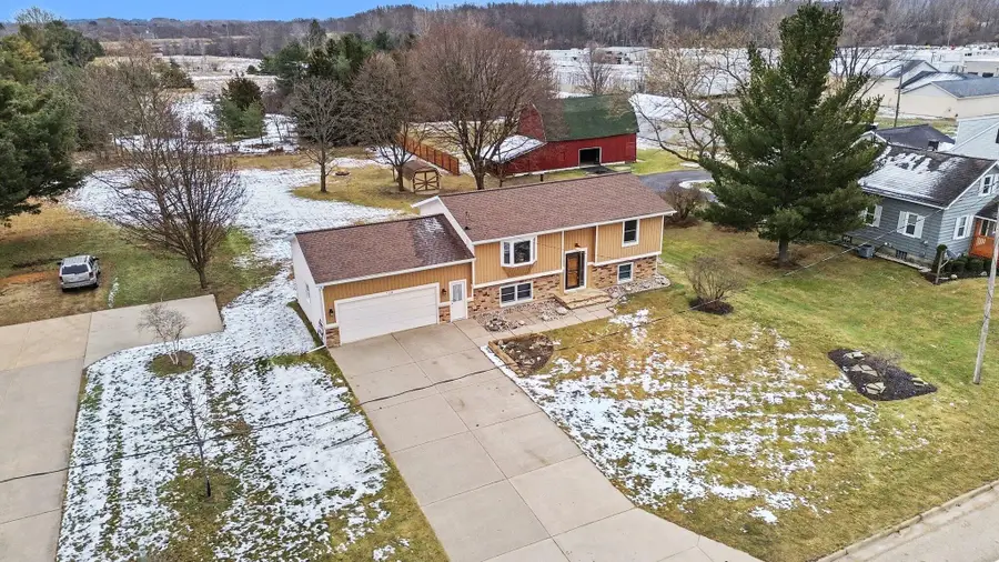 7130 Clyde Park Avenue Sw, Byron Center, MI 49315 - Image #2