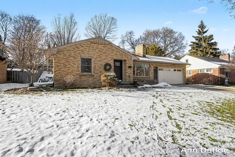 75 Oswego Street Nw, Grand Rapids, MI 49504 - Image #2