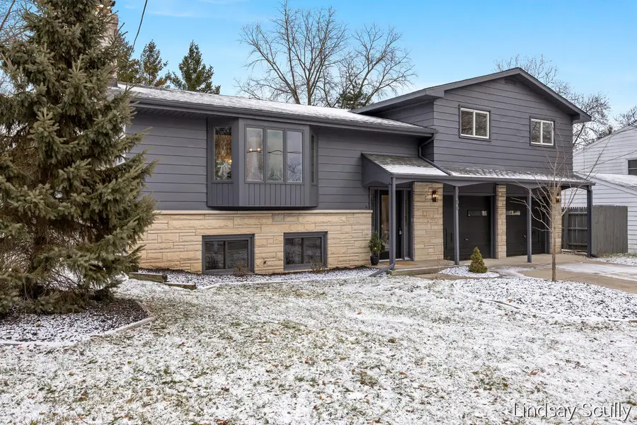 3106 Chamberlain Avenue Se, Grand Rapids, MI 49508 - Image #2