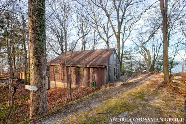 45556 Blue Star Highway, Coloma, MI 49038