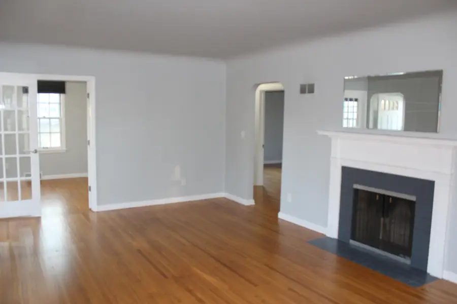 676 W Michigan Avenue, Saline, MI 48176 - Image #3