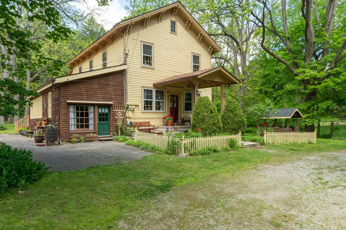 8425 Parshallville Road, Fenton, MI 48430 - Image #1