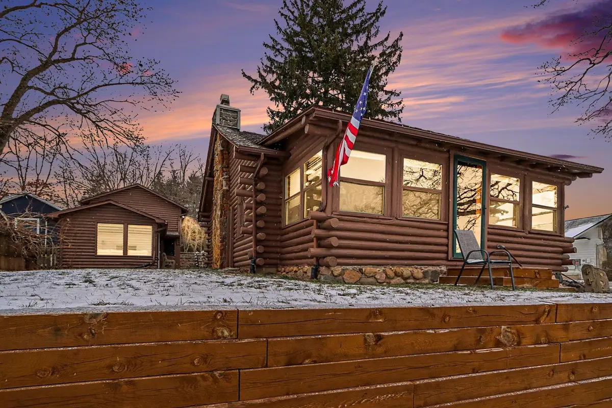 146 W Crooked Lake Drive W, Kalamazoo, MI 49009 - Image #1