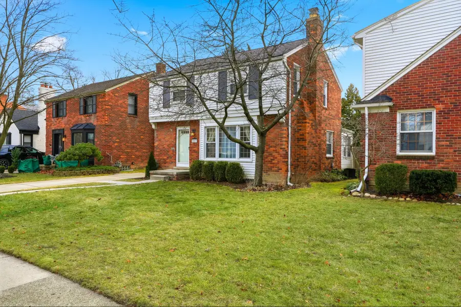 1817 Manchester Boulevard, Grosse Pointe Woods, MI 48236 - Image #2