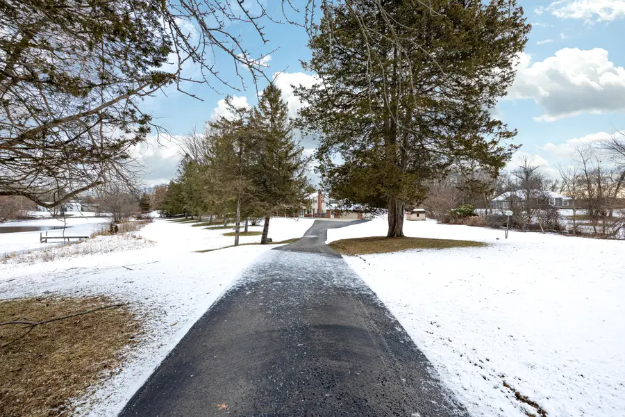 11081 Kelly Road, Pinckney, MI 48169 - Image #2