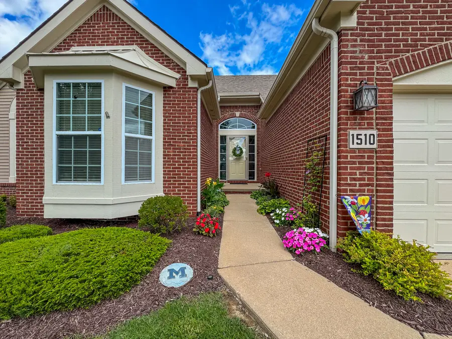 1510 Andover Circle, Commerce Township, MI 48390 - #2