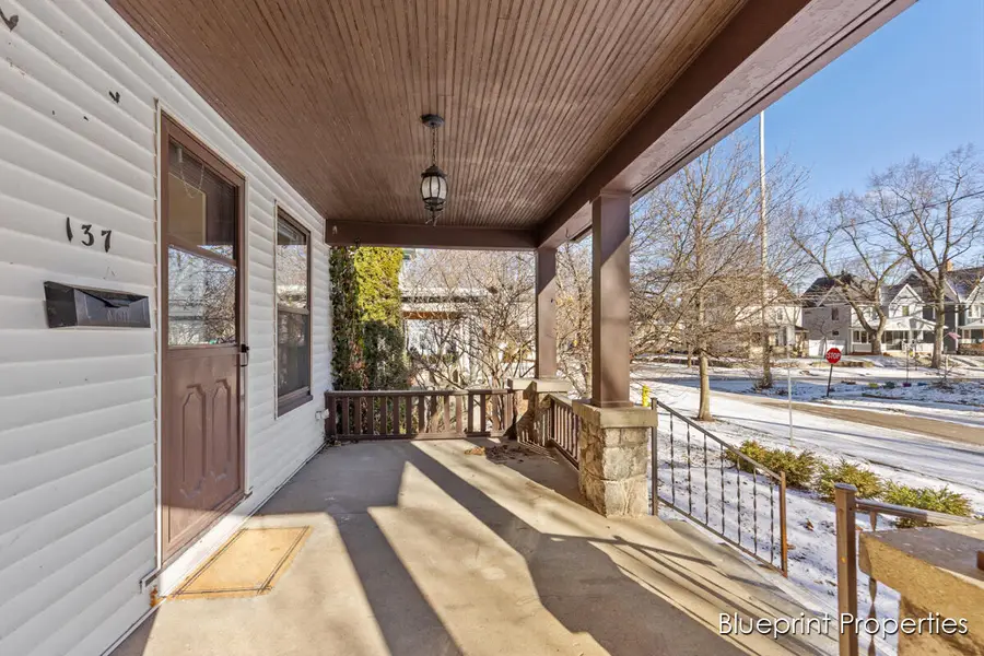 137 Auburn Avenue Se, Grand Rapids, MI 49506 - Image #3